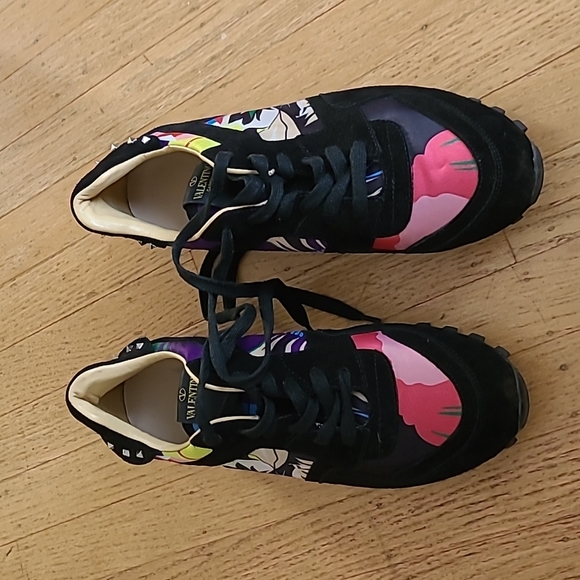 Valentino Garavani Other - Unique  Valentino sneakers